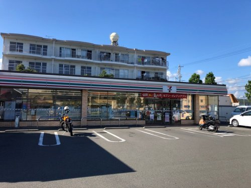 【コンビニエンスストア】セブンイレブン　静岡敷地店まで589ｍ