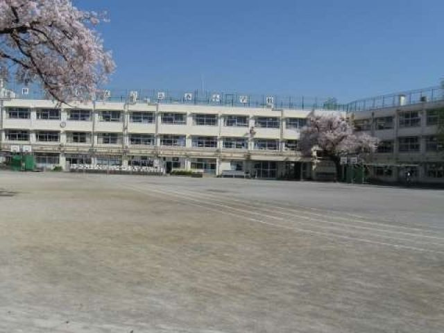 【小学校】世田谷区立弦巻小学校まで165ｍ