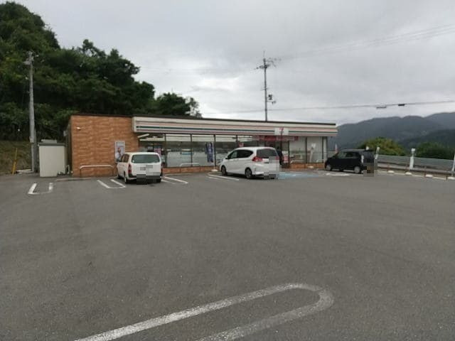 【コンビニエンスストア】セブンイレブン　橋本インター南店まで717ｍ
