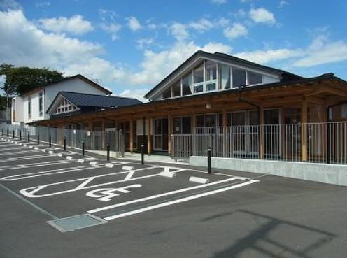 【幼稚園】　はなやま認定こども園まで483ｍ