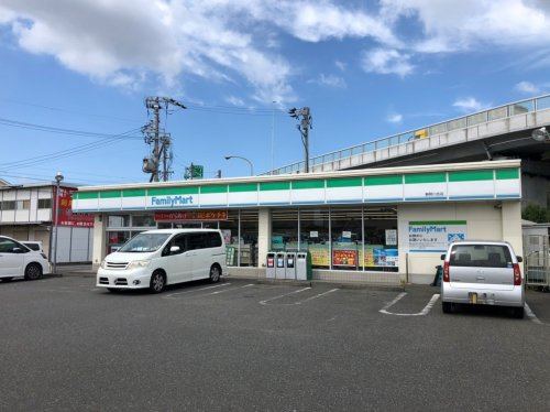 【コンビニエンスストア】ファミリーマート　静岡川合店まで469ｍ