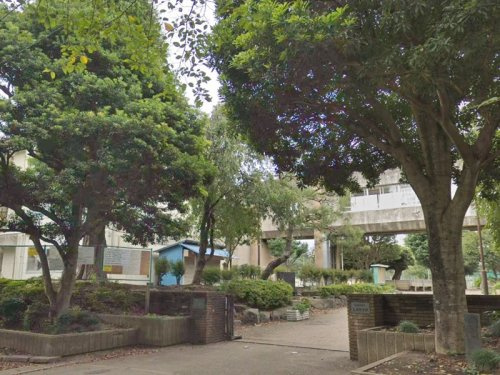 【中学校】相模原市立上溝中学校まで692ｍ