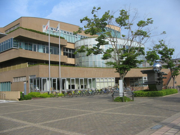 【公民館】浦安市　日の出公民館まで926ｍ