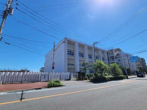【小学校】藤沢市立鵠南小学校まで557ｍ