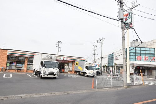 【コンビニエンスストア】セブンイレブン　豊春駅前店まで710ｍ