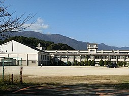 【小学校】大津市立和邇小学校まで425ｍ