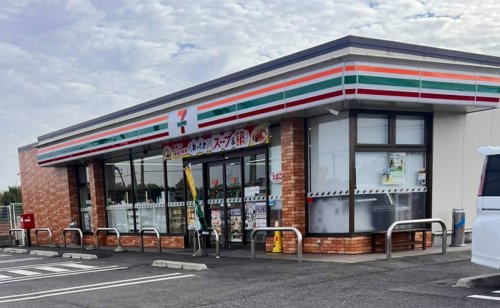 【コンビニエンスストア】セブンイレブン　滋賀蒲生蒲生堂店まで1574ｍ