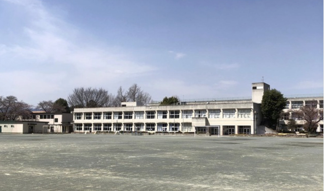 【小学校】新町小学校まで700ｍ