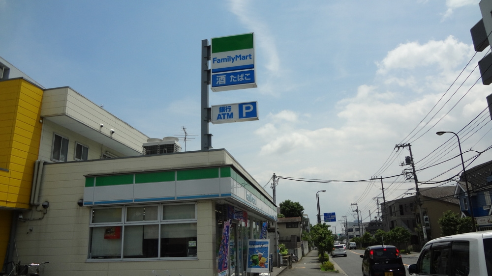 【コンビニエンスストア】ファミリーマート中野上町五丁目店まで525ｍ
