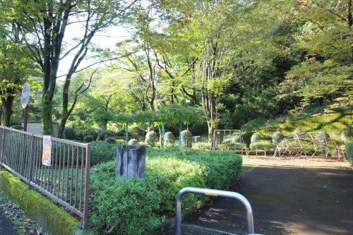 【公園】片倉台車石公園まで401ｍ