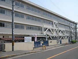 【小学校】寝屋川市立木田小学校まで335ｍ