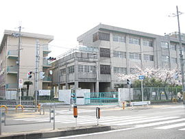 【中学校】寝屋川市立中木田中学校まで949ｍ
