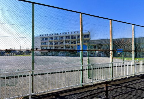 【小学校】おおさわ学園　三鷹市立羽沢小学校まで587ｍ