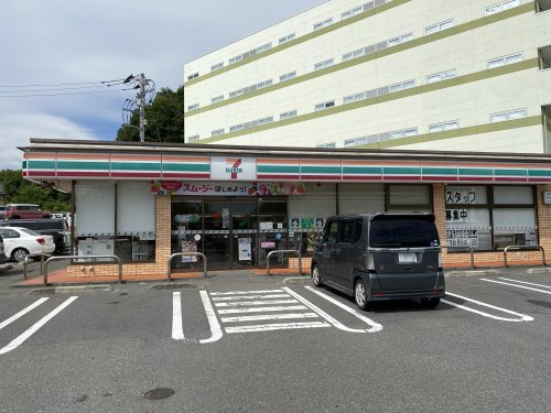 【コンビニエンスストア】セブンイレブン町田小山ヶ丘4丁目店まで134ｍ