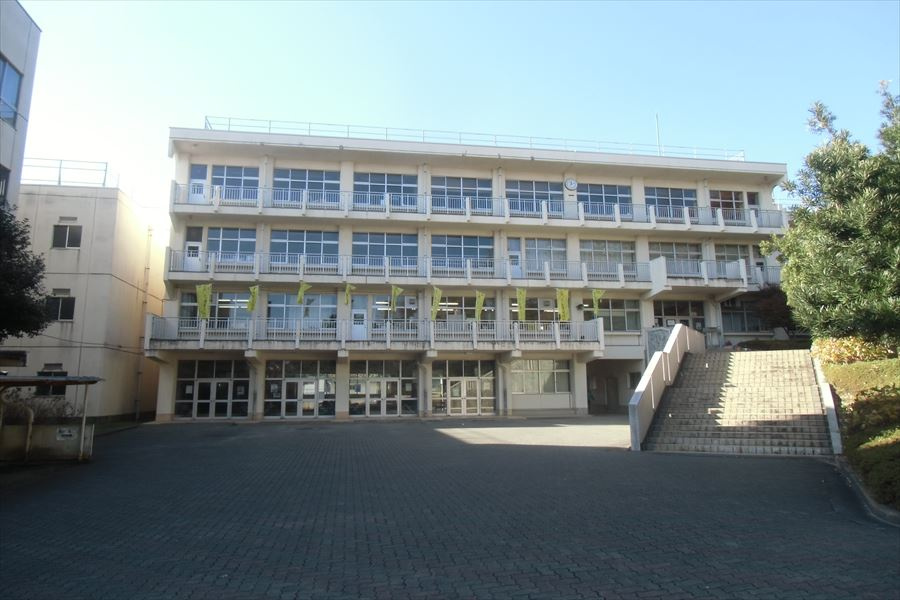 【中学校】所沢市立上山口中学校まで918ｍ