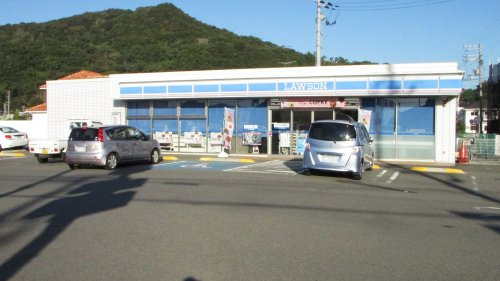 【コンビニエンスストア】ローソン　和歌山紀三井寺南店まで1072ｍ