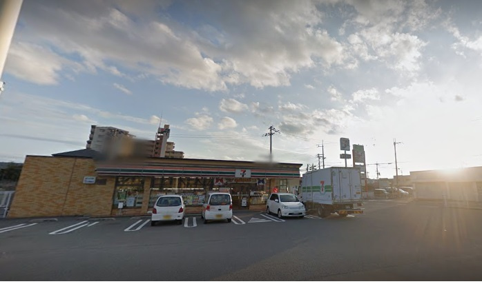 【コンビニエンスストア】セブンーイレブン岩出吉田店まで1084ｍ