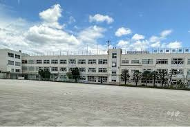 【中学校】品川区立大崎中学校まで359ｍ