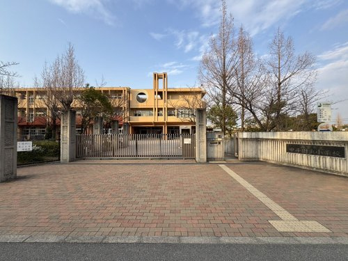 【小学校】西宮市立甲子園浜小学校まで895ｍ