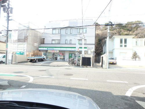 【コンビニエンスストア】ファミリーマート　甲陽園駅前店まで306ｍ
