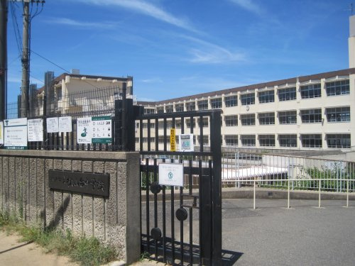 【中学校】桃山台中学校まで1256ｍ