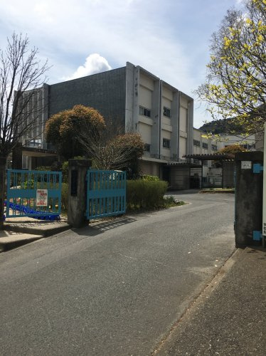 【小学校】志賀小学校まで1300ｍ