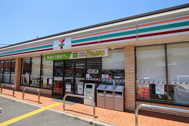 【コンビニエンスストア】セブンイレブン　大阪南港中8丁目店まで1235ｍ