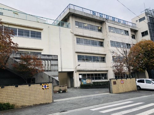 【小学校】今成小学校まで828ｍ
