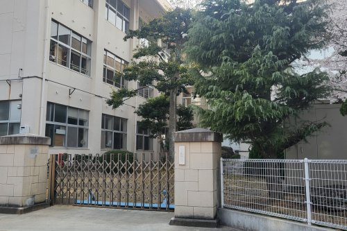 【小学校】三豊市立大見小学校まで790ｍ