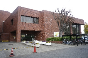 【図書館】綾瀬市立図書館まで1737ｍ