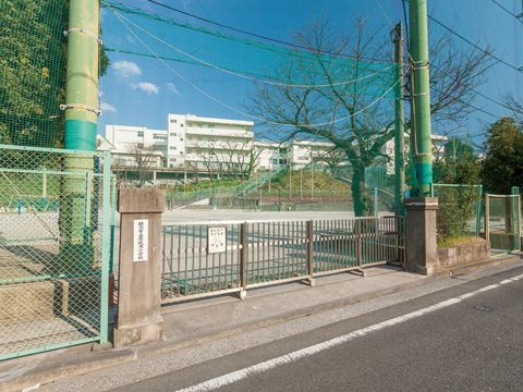 【小学校】横浜市立屏風浦小学校まで700ｍ