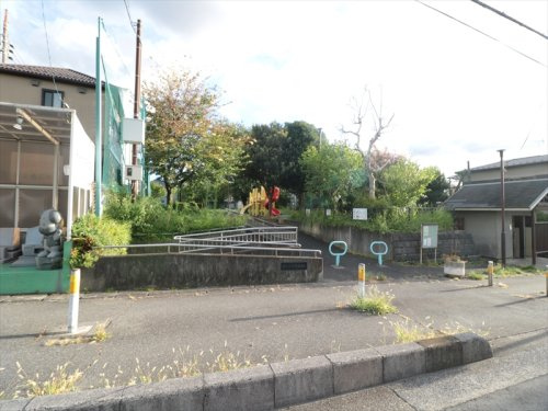 【公園】栄三丁目児童遊園まで390ｍ