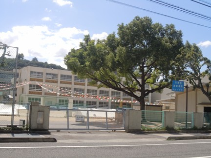 【小学校】清水小学校まで1009ｍ