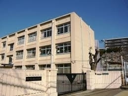 【中学校】神戸市立舞子中学校まで842ｍ