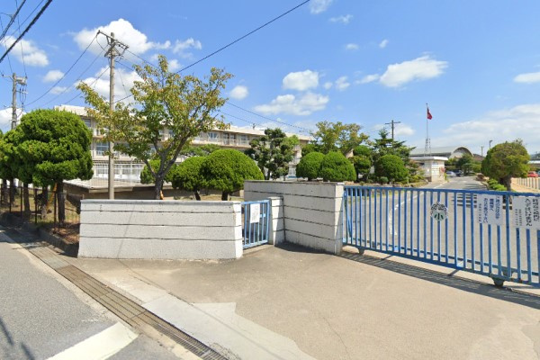 【小学校】倉敷市立連島南小学校まで300ｍ