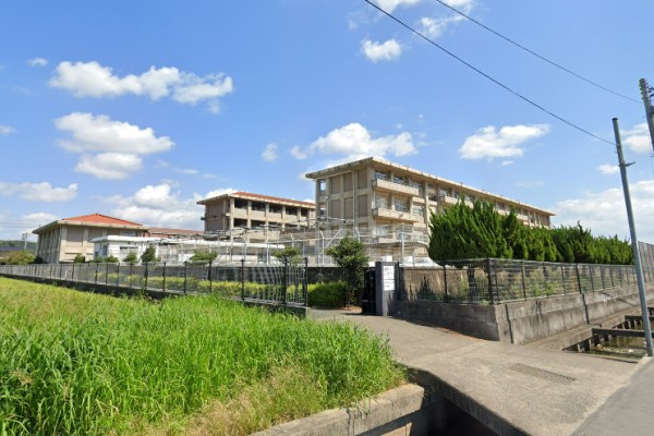 【中学校】倉敷市立連島南中学校まで600ｍ