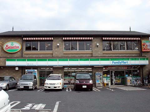 【コンビニエンスストア】ファミリーマート大泉インター店まで990ｍ