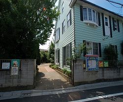 【幼稚園】私立　ワカバ幼稚園まで676ｍ
