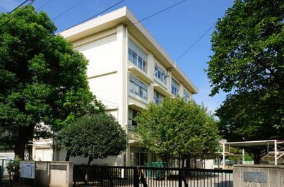 【小学校】練馬区立　仲町小学校まで589ｍ