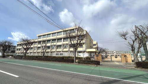 【小学校】神戸市立神陵台小学校まで700ｍ