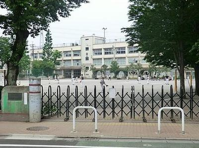 【小学校】練馬区立　大泉第三小学校まで800ｍ