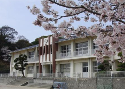 【小学校】三原市立糸崎小学校まで1012ｍ