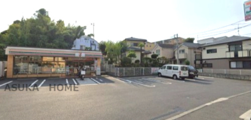 【コンビニエンスストア】セブン-イレブン　横浜戸塚町中央店まで322ｍ