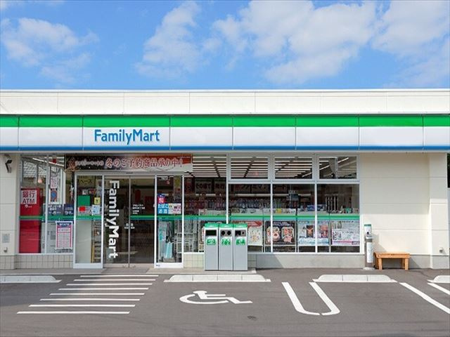 【コンビニエンスストア】ファミリーマート　広峰店まで819ｍ