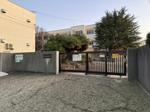 【中学校】名古屋市立猪高中学校まで541ｍ