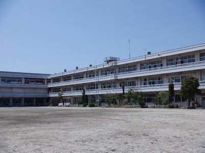 【小学校】川島町立中山小学校まで733ｍ