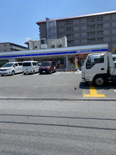 【コンビニエンスストア】ローソン　高槻北柳川店まで1090ｍ