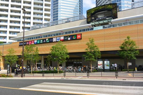 【ショッピングセンター】新川崎スクエアまで620ｍ