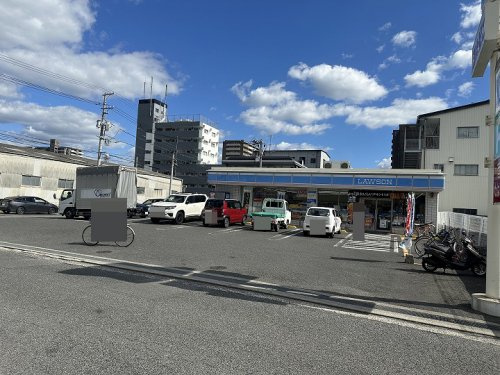 【コンビニエンスストア】ローソン　広島仁保新町店まで377ｍ