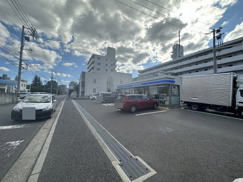 【コンビニエンスストア】ローソン　広島東雲二丁目店まで586ｍ